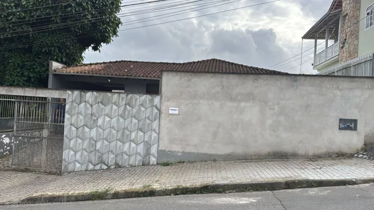 Imagem Casa Averbada no Bairro Floresta