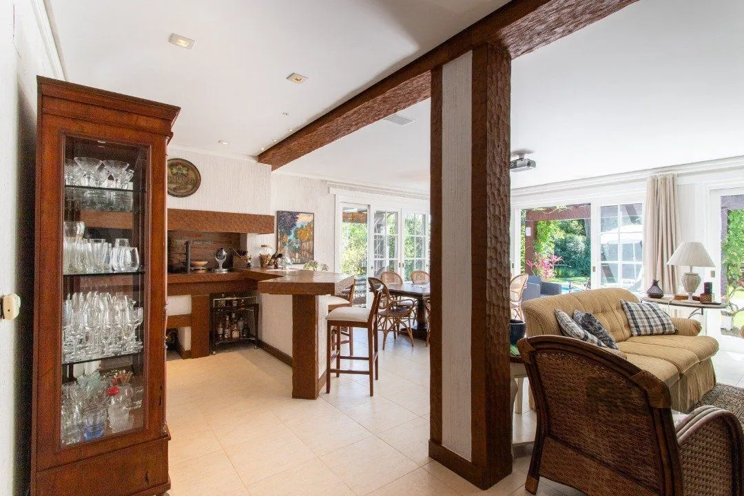 Imagem Casa para venda - 321m² - 4 suítes - Chapéu do Sol