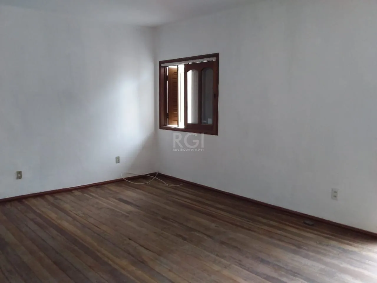 Imagem Casa 3 dormitórios, sendo 1 suites, 2 vagas - Medianeira, Porto Alegre/RS