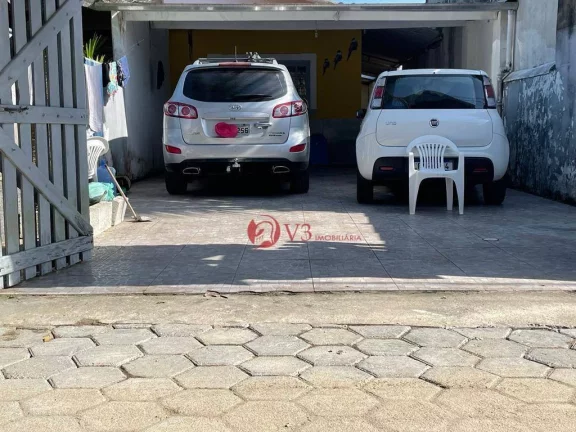 Imagem Casa em Ubatuba com 80 metros quadrados com 2 dormitórios, sala, cozinha, 2 banheiros, com vagas para 4 carros próximo a praia de Maranduba