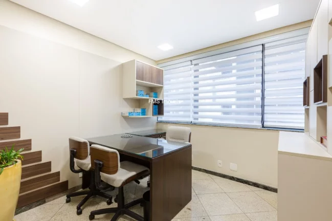 Imagem Conjunto Comercial à Venda ou Locação no Itaim Bibi.