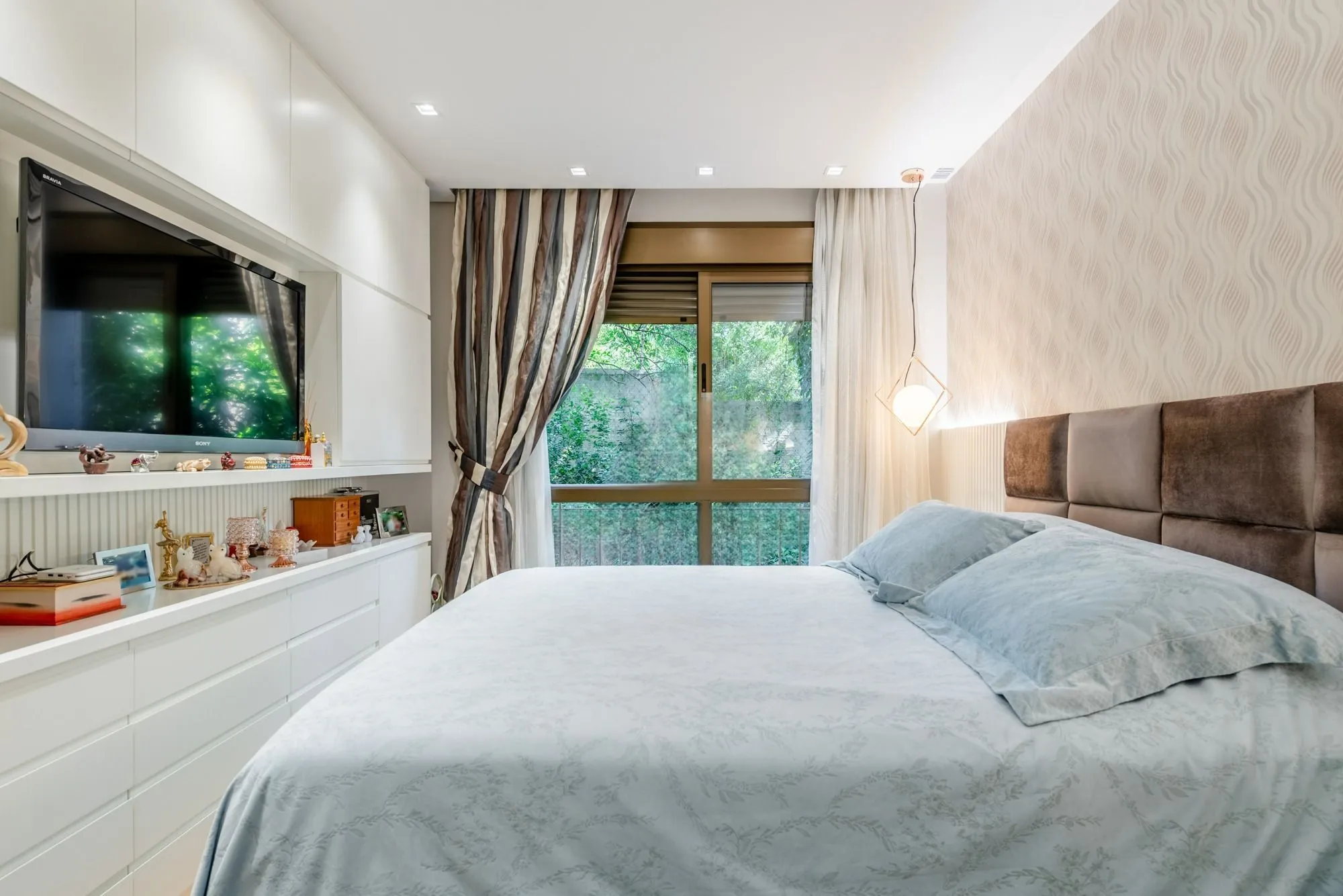 Imagem Apartamento de 3 suites e 2 vagas no bairro Mont Serrat