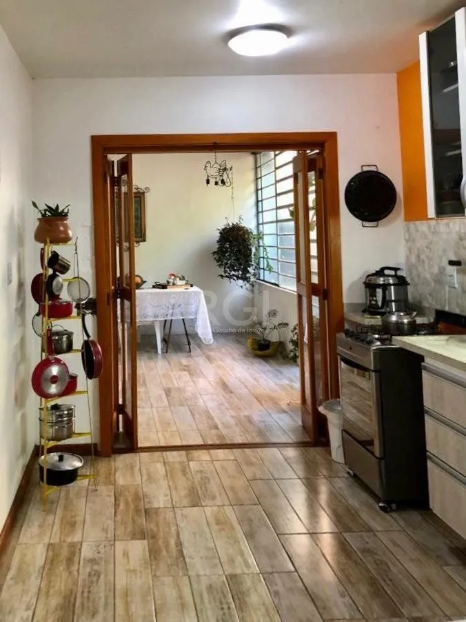 Imagem Casa para Venda - 178.5m², 3 dormitórios, sendo 2 suites, 2 vagas - Tristeza