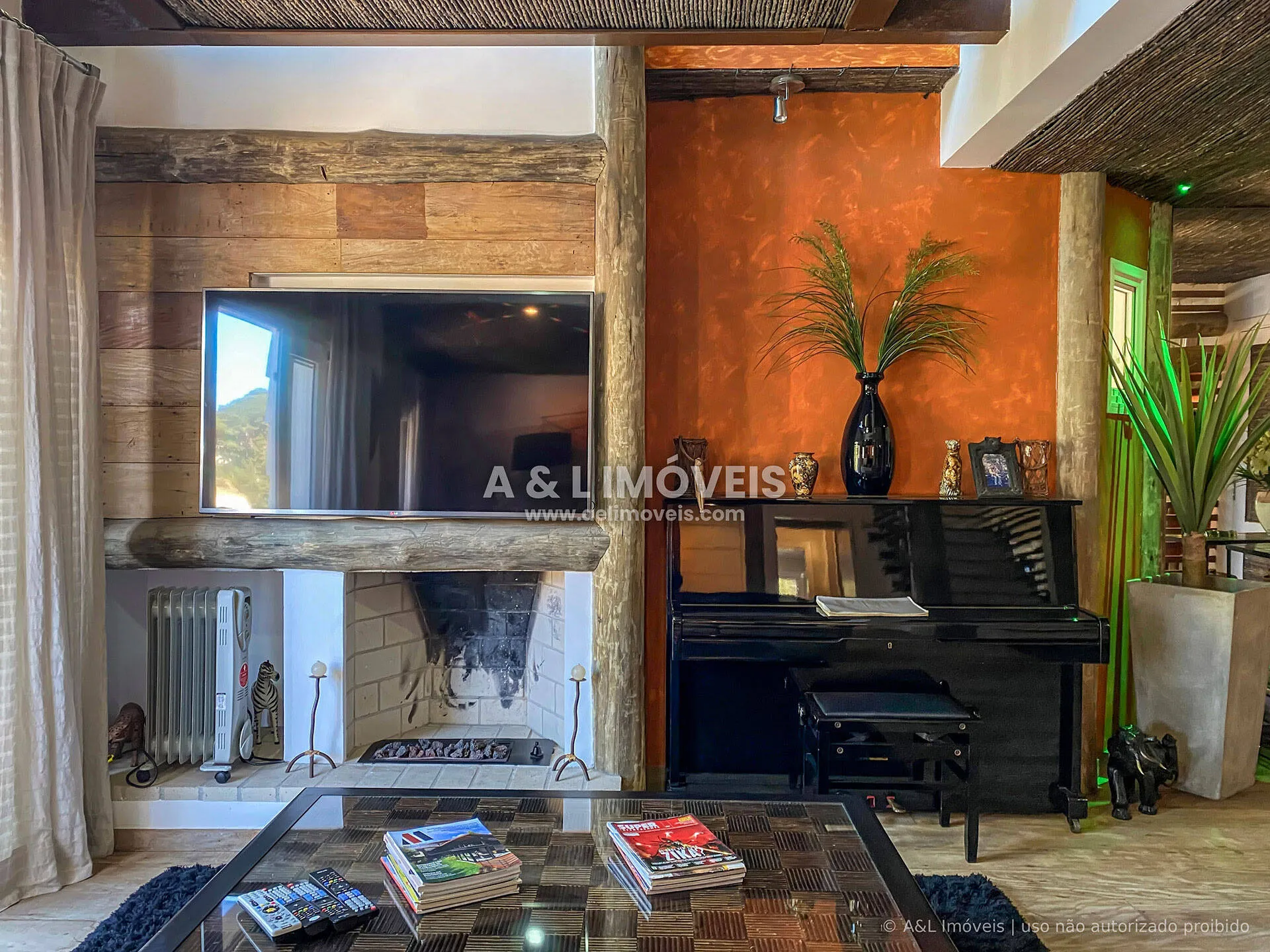 Imagem Cobertura Triplex Capivari | 230 m², 4 Suítes, Spa e Sauna Privativa