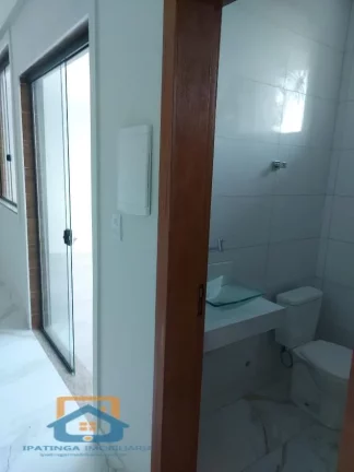 Imagem Casa Duplex de 3 quartos e 2 Vagas de garagem no Bairro Tirandetes