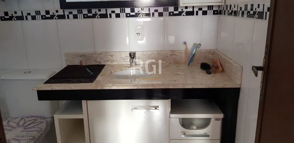 Imagem Casa para Venda - 300m², 4 dormitórios, sendo 2 suites, 4 vagas - Medianeira