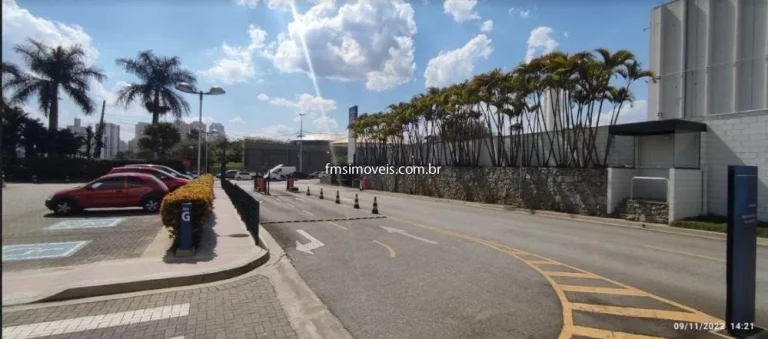 Imagem Conjunto Comercial de Alto Padrão com 641,50 m², 4 Banheiros e 18 Vagas de Garagem no Tamboré, Barueri-SP!