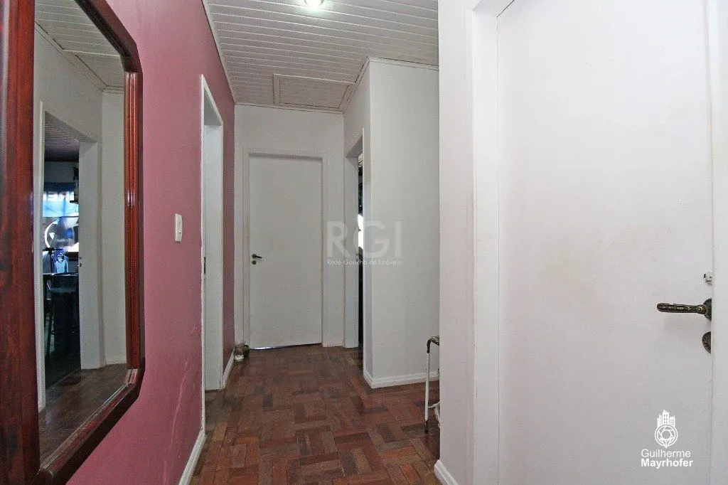 Imagem Casa para Venda - 202m², 4 dormitórios, sendo 1 suites, 3 vagas - Petrópolis