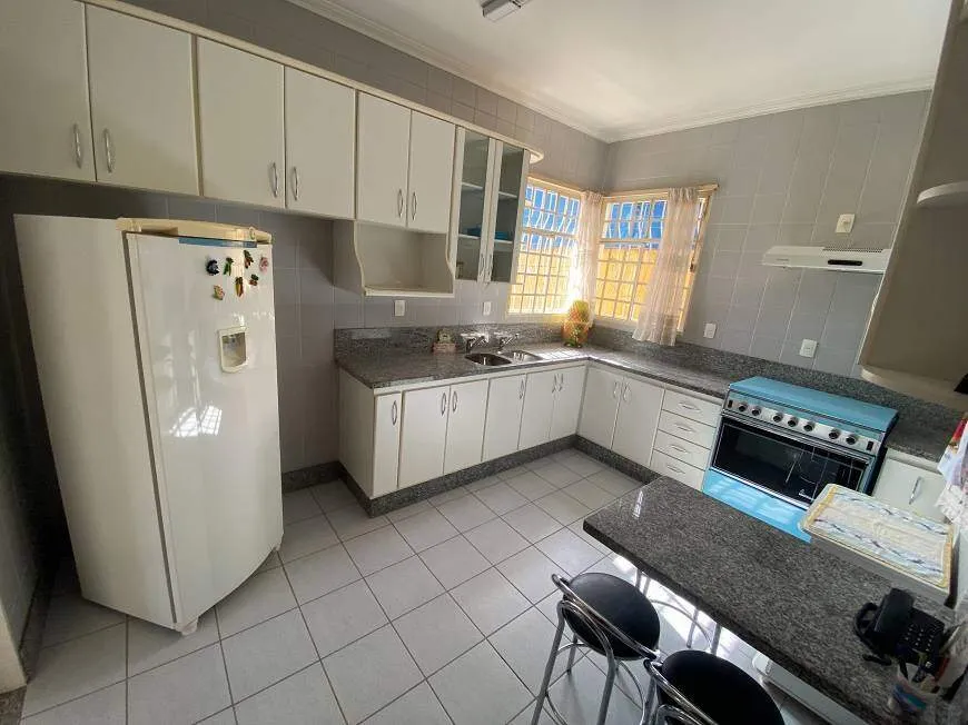 Imagem Casa à venda, 3 quartos, 1 suíte, 4 vagas, Minascaixa - Belo Horizonte/MG