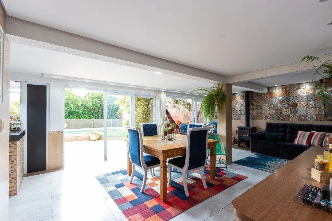 Imagem Casa para Venda - 342m², 3 dormitórios, sendo 2 suites, 2 vagas - Espírito Santo