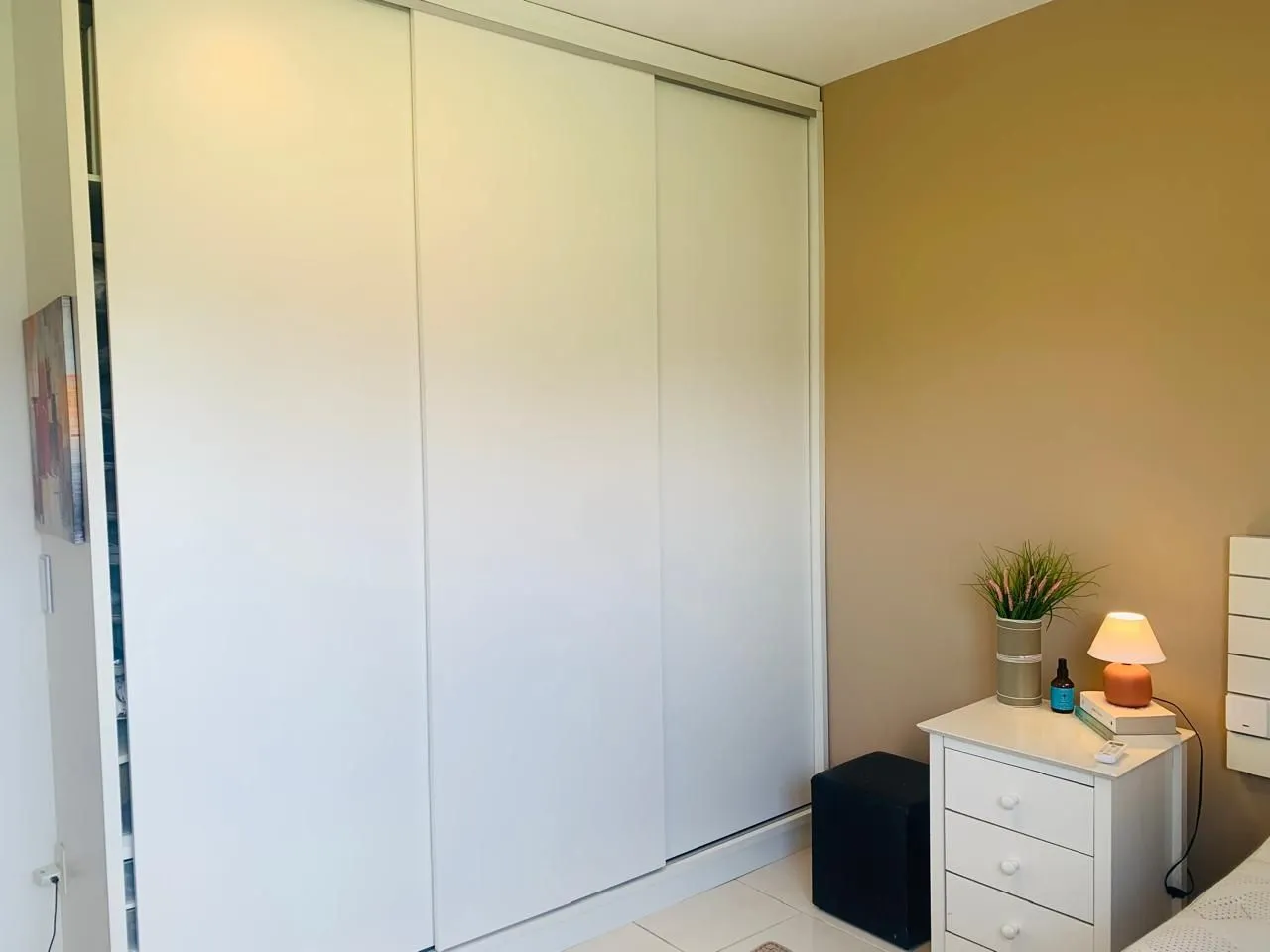Imagem Apartamento no bairro Camaquã de 2 dormitórios vaga e infra