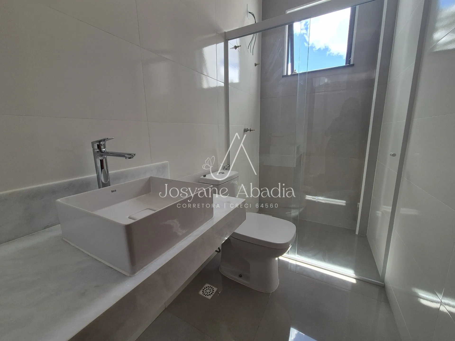 Imagem Casa Nova à Venda no Bairro Aeroporto em Juiz de Fora | 3 Quartos, Suíte e Alto Padrão