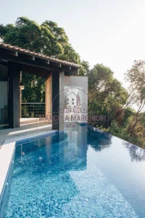 Imagem Casa alto padrão a venda em morro do moreno Praia da Costa ES.