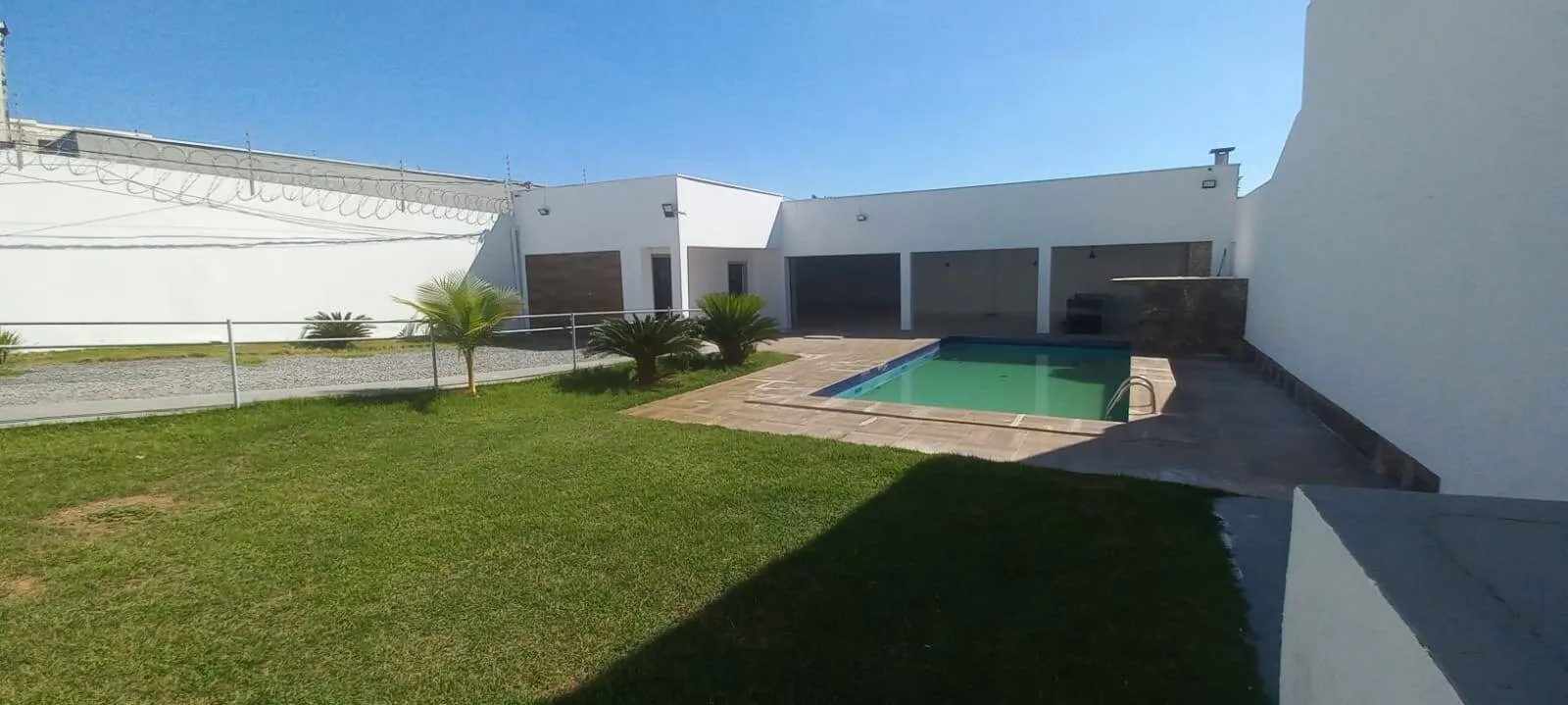 Imagem Casa comercial 3 andares 8 quartos salão comercial anexo de 200 m²