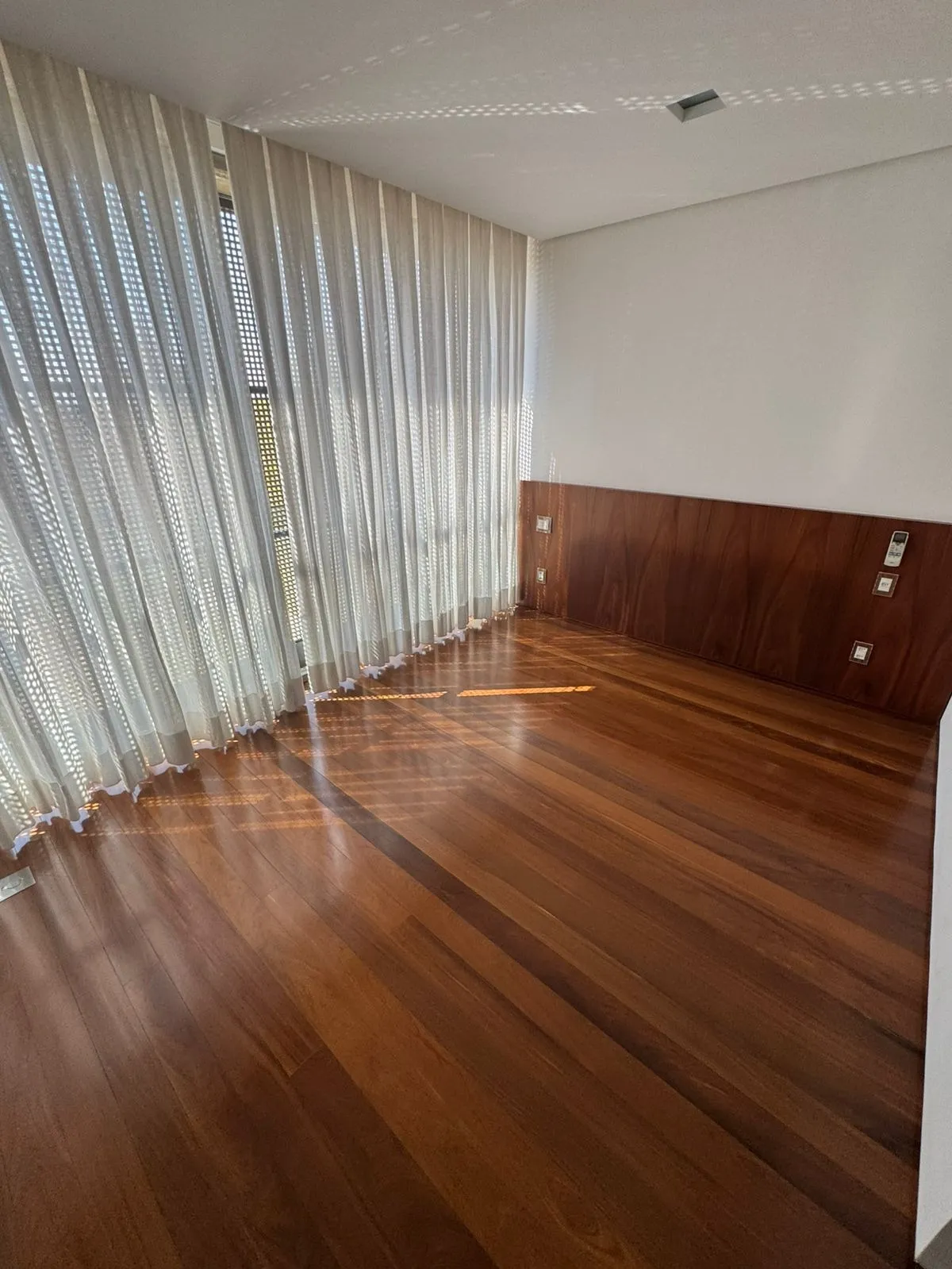 Imagem Casa à Venda na Vila Fasano do Lago com 4 Suítes no Cond. Fazenda Boa Vista