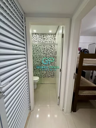 Imagem Apartamento à Venda - 100 metros da Praia de Pitangueiras, Guarujá