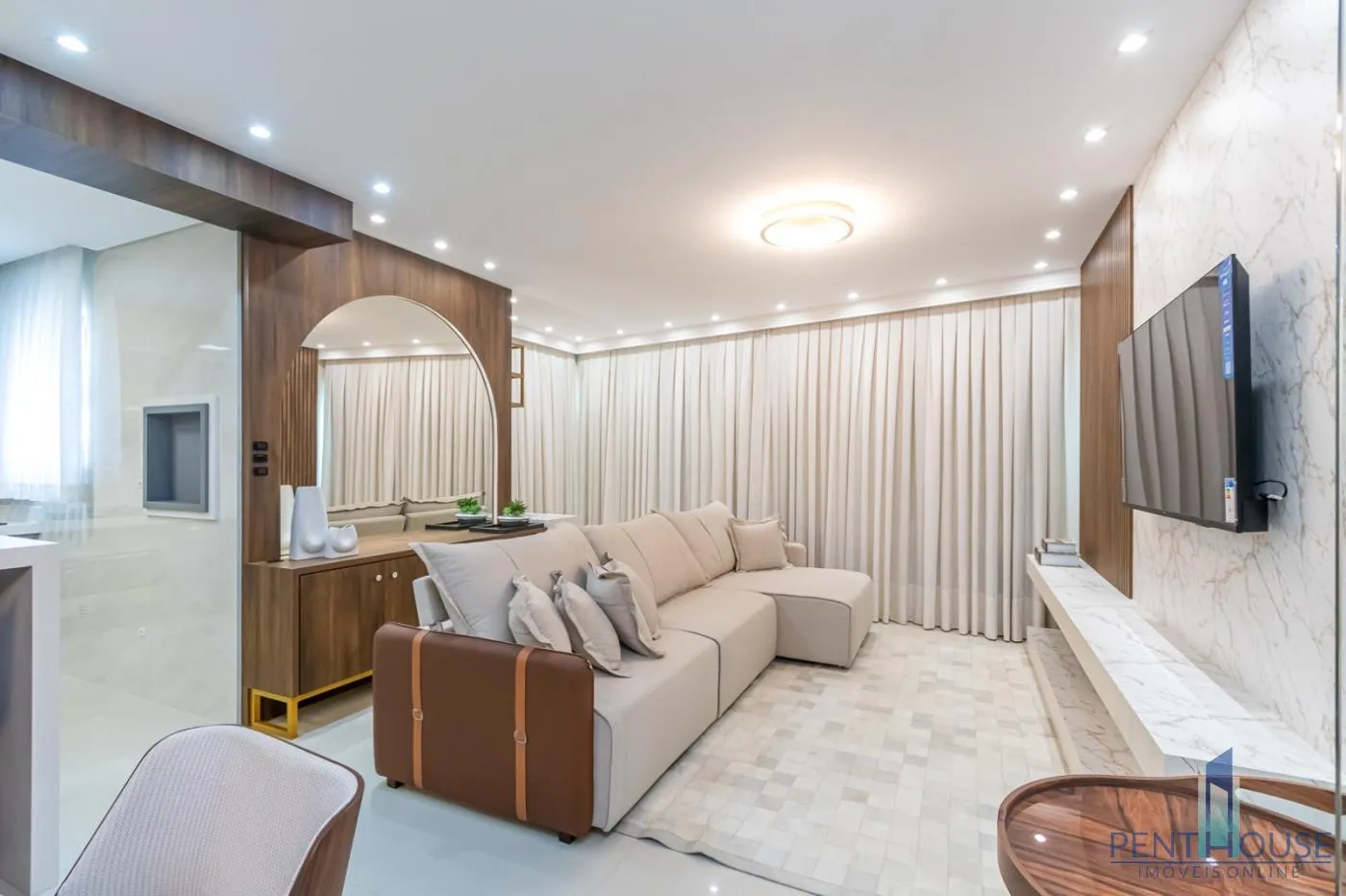 Imagem Apartamento Zona Central para Venda em Balneário Camboriú, CENTRO, 3 dormitórios, 3 suítes, 4 banheiros, 2 vagas