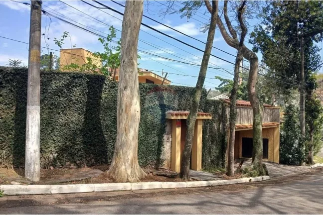 Imagem Casa Térrea bem localizada no jardim prudência com 3 Dormitórios sendo 1 Suíte, 3 Vagas Garagem.