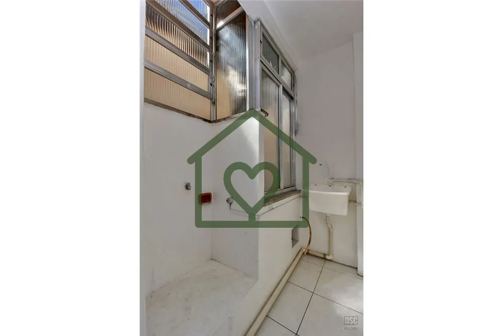 Imagem Apresentamos um encantador apartamento de dois dormitórios localizado no coração do Centro Histó...