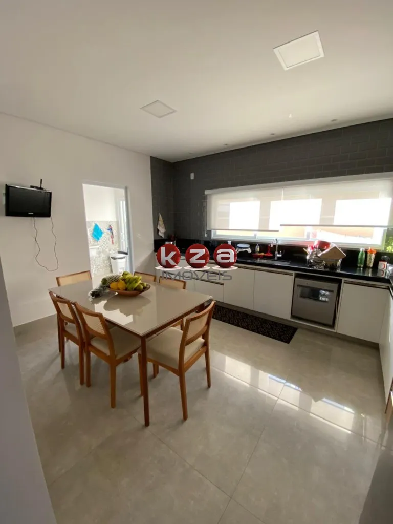 Imagem Casa em Condomínio de Luxo em Valinhos-SP - 3 Quartos, 1 Suíte, 3 Salas, 3 Banheiros, 4 Vagas - Jardim São Marcos - 268m².
