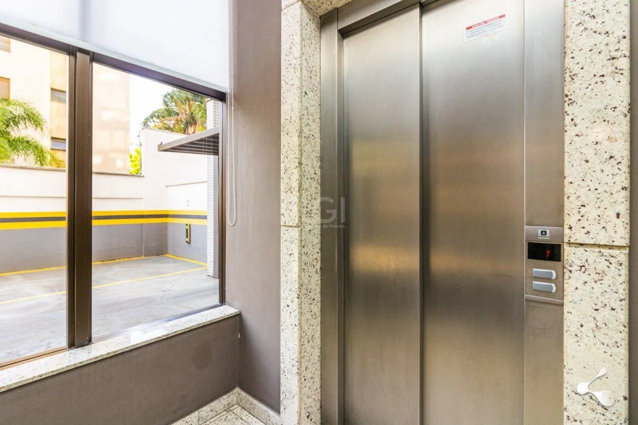 Imagem 195m churrasqueira, 3 suites, 4 vagas semimobiliado no bairro Rio Branco, Poa/RS