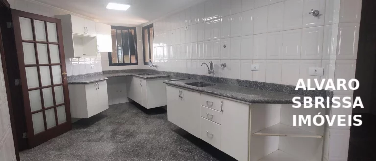 Imagem Apartamento com 4 vagas, 4 dormitórios sendo 2 suítes, todos com armários, portas balcões, venezianas automáticas e lindas vistas. 287m2. 1 por andar