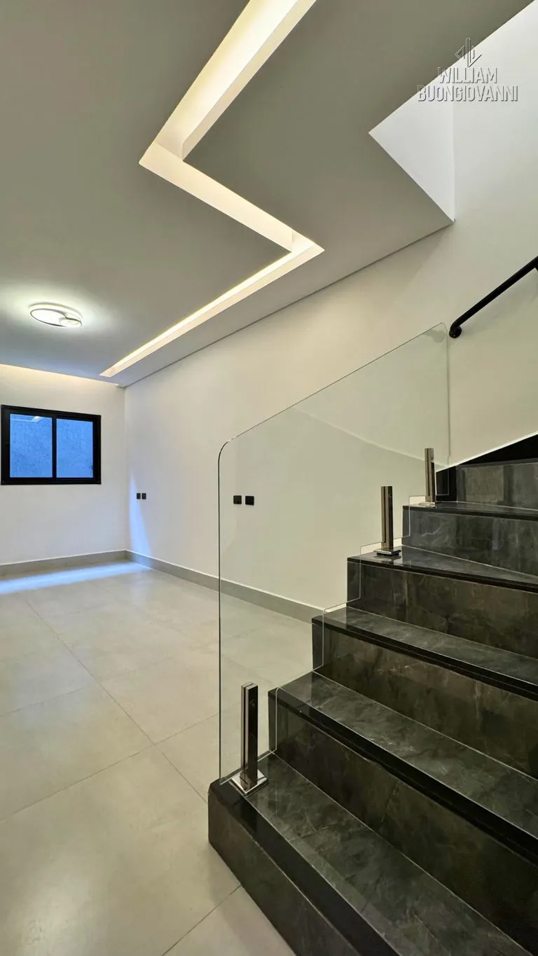 Imagem Sobrado 2 Dormitórios com Quintal - 63m²