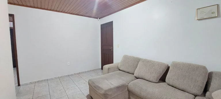 Imagem Casa 03 quartos, semi mobiliada, amplo espaço de terreno, Santa Rita, Campo Largo/PR