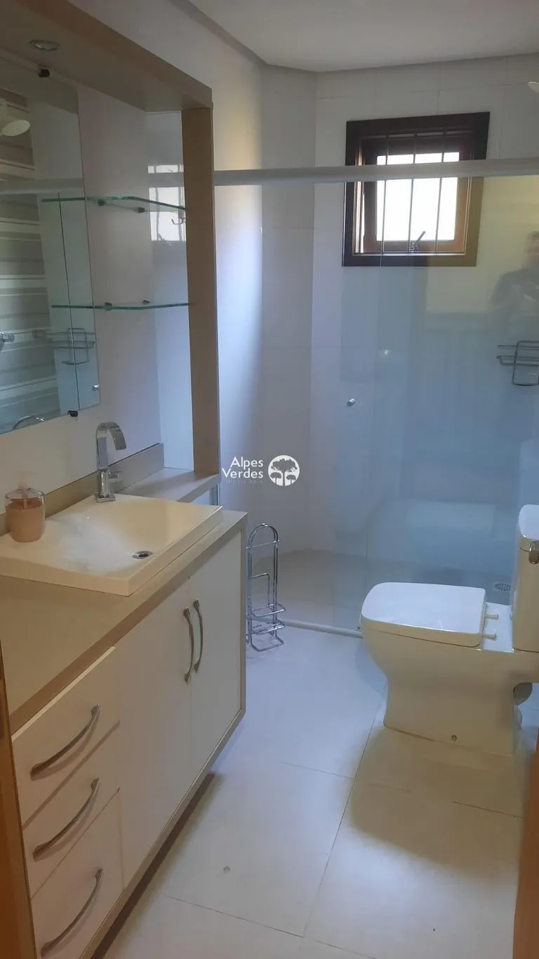 Imagem Vende-se casa em Gramado no bairro Carniel a 8 minutos da Rua Coberta