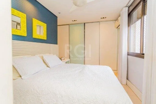 Imagem Excelente apartamento de 03 dormitórios com 4 vagas de garagem.