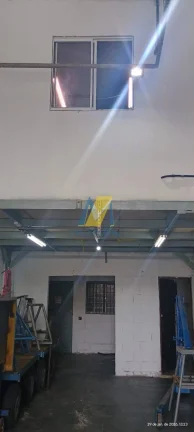 Imagem Galpão térreo amplo e estratégico para sua operação em Santo André