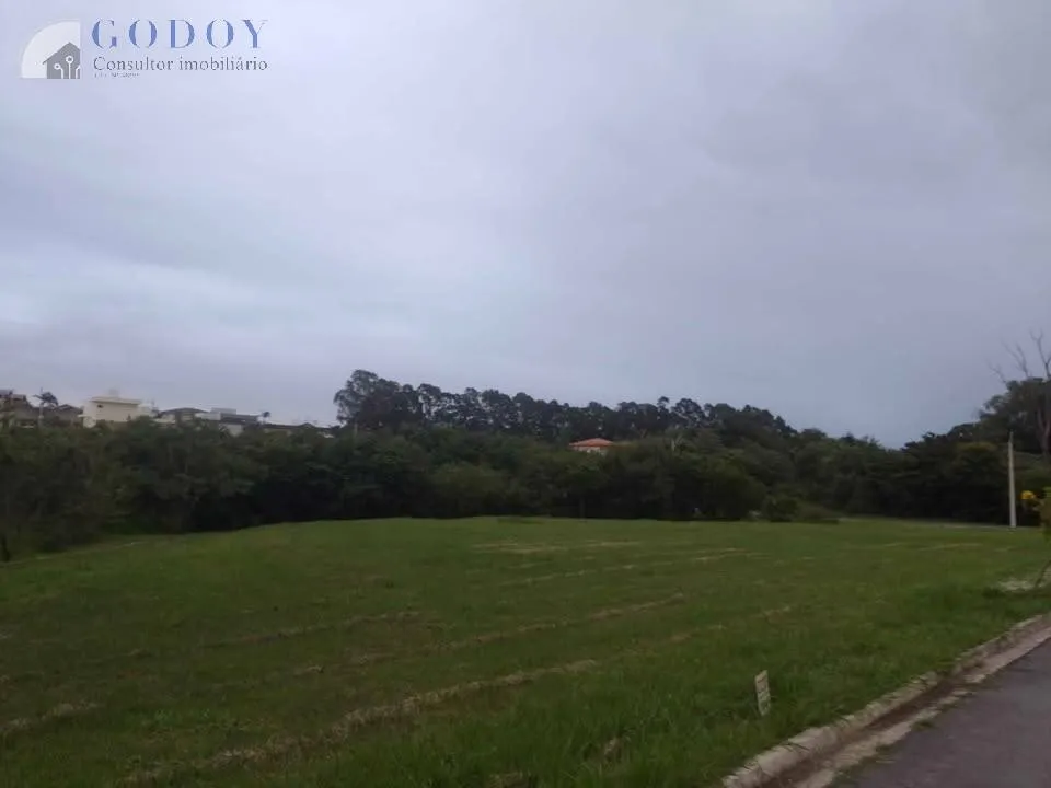 Imagem Oportunidade Única! Terreno Amplo no Condomínio Bosque do Imperador
