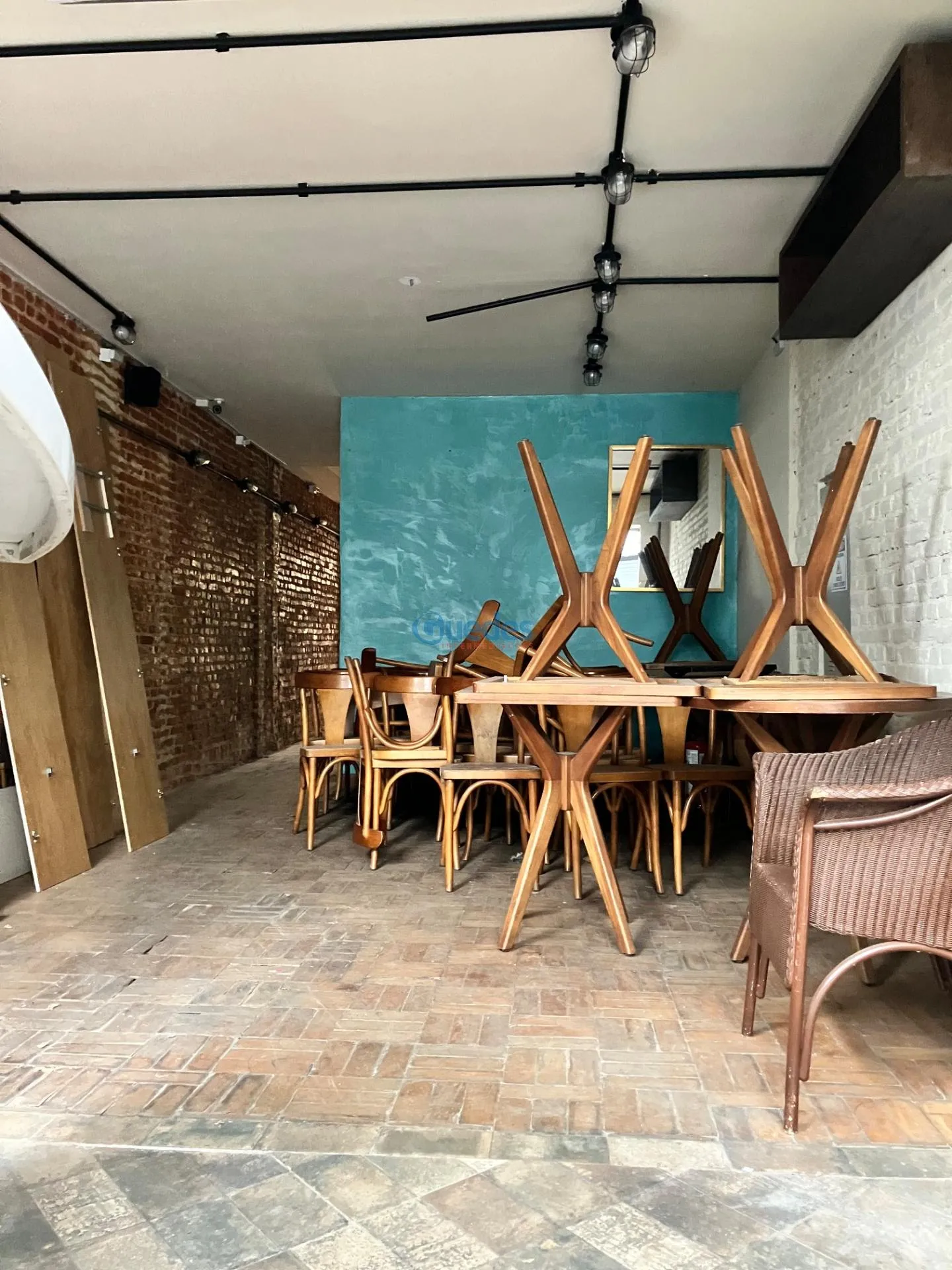 Imagem Imóvel comercial à venda, inclui instalações para restaurante. R$ 1.400.000