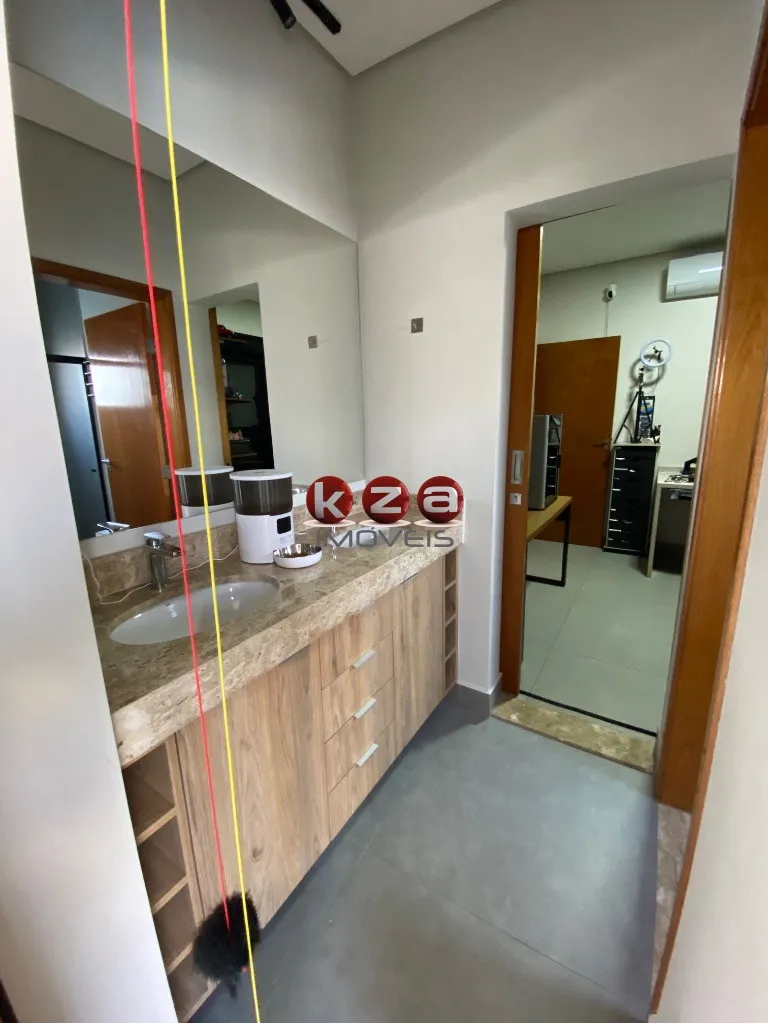 Imagem Magnífica Casa à Venda e Permuta em Valinhos-SP, Condomínio Vila do Sol: 3 Suítes, 3 Salas, 4 Vagas, 206 m²!