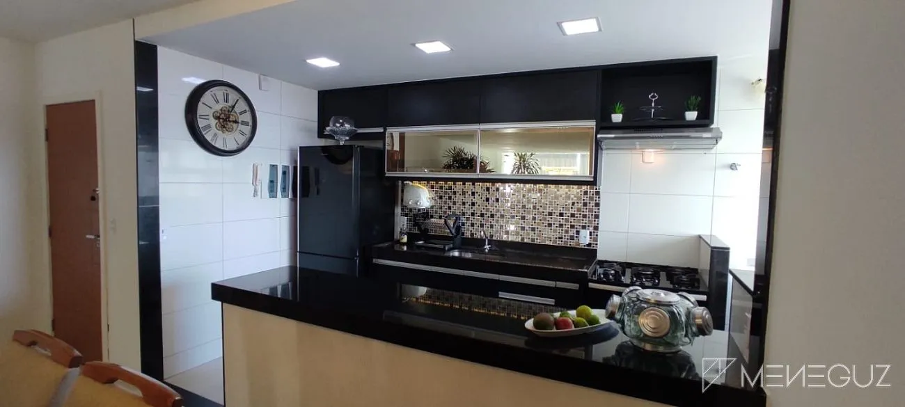 Imagem Exuberante apartamento de 3 quartos, elegantemente mobiliado, oferecendo conforto e sofisticação