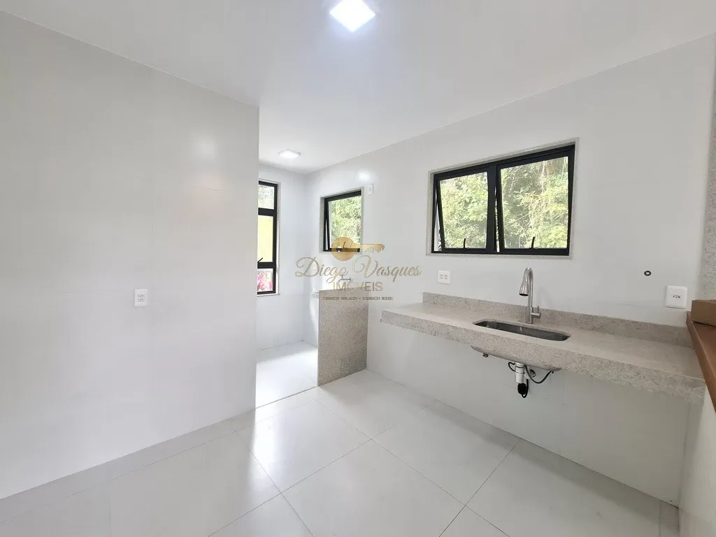 Imagem Casa em Condomínio para Venda em Teresópolis / RJ no bairro Green Valley