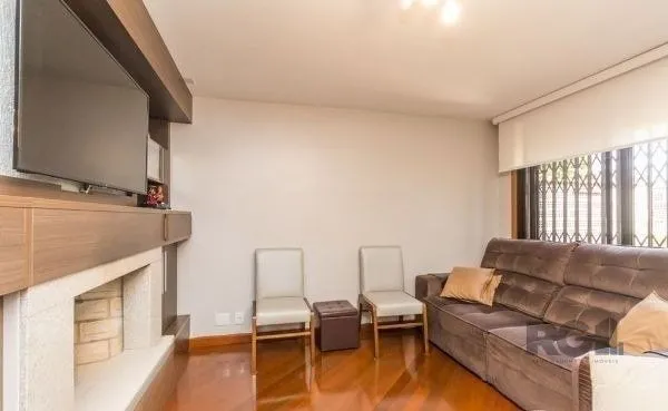 Imagem Casa sobrado no Cristal de 3 dormitórios e 3 vagas