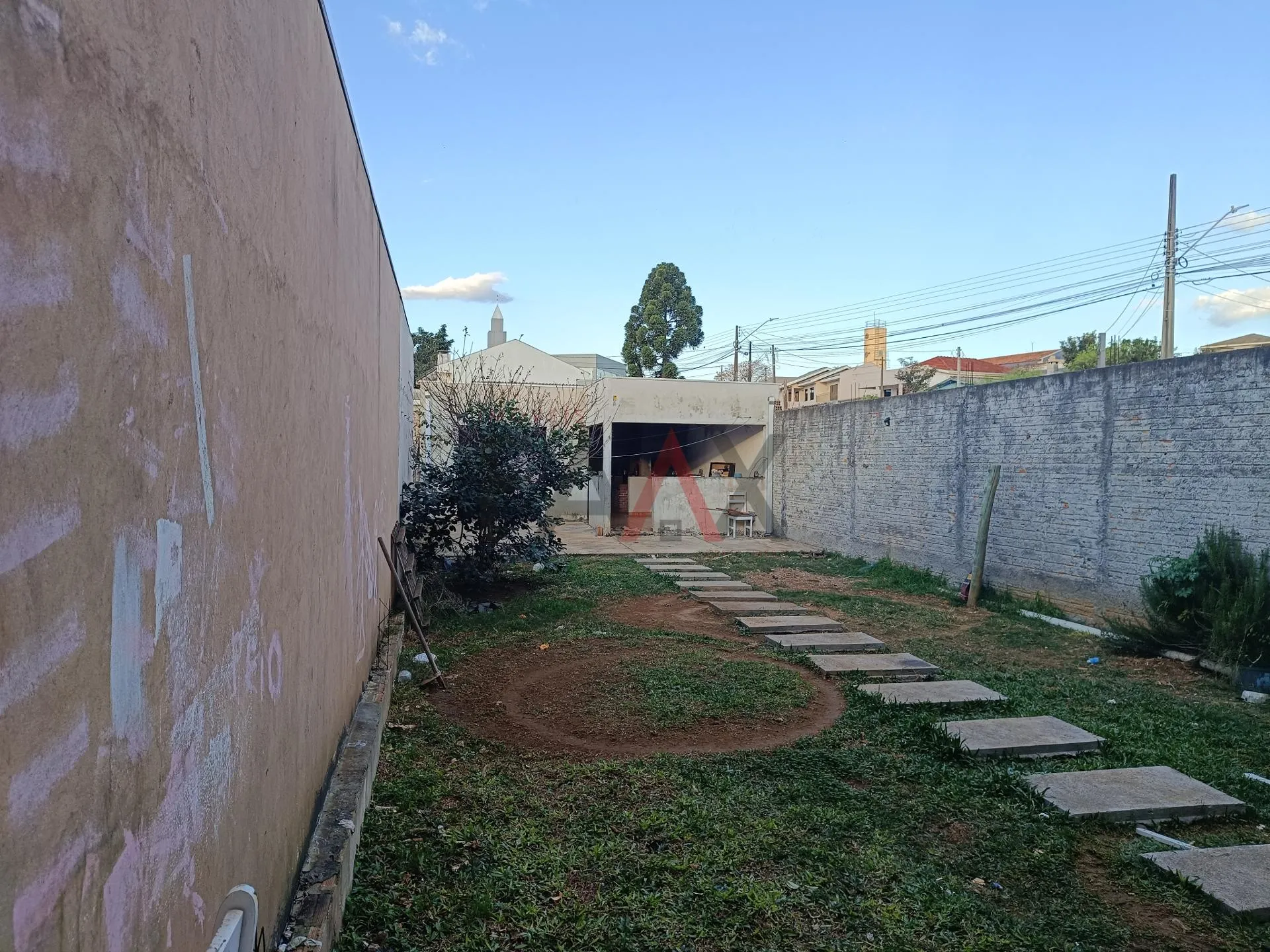 Imagem Sobrado à venda na Vila Carli contendo 300,00m de terreno em GUARAPUAVA PR