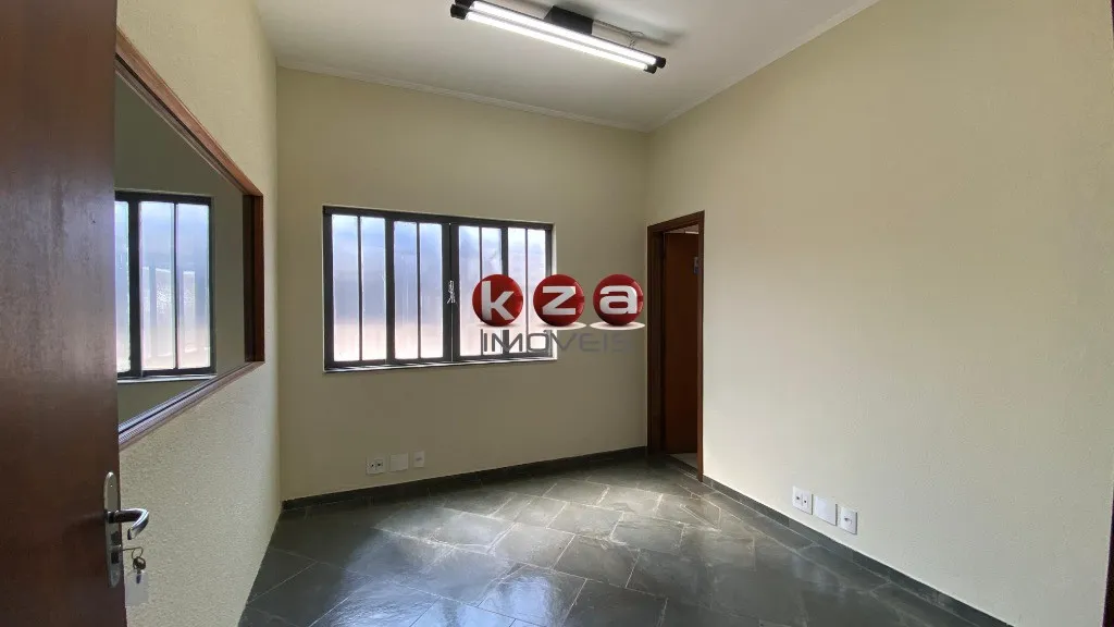 Imagem Galpão Industrial Completo para Locação em Valinhos-SP - Chácaras São Bento 6 banheiros, 8 vagas, 3.236,32 m² - Localização Estratégica!