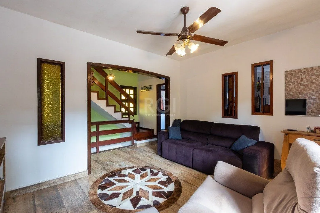 Imagem Casa para Venda - 300m², 5 dormitórios, 2 vagas - Cavalhada