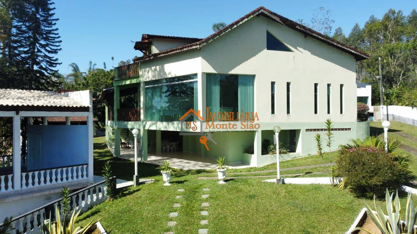 Foto do imóvel Sítio com 8 dormitórios à venda, 20000 m² por R$ 1.300.000,00 - Centro - Mogi das Cruzes/SP