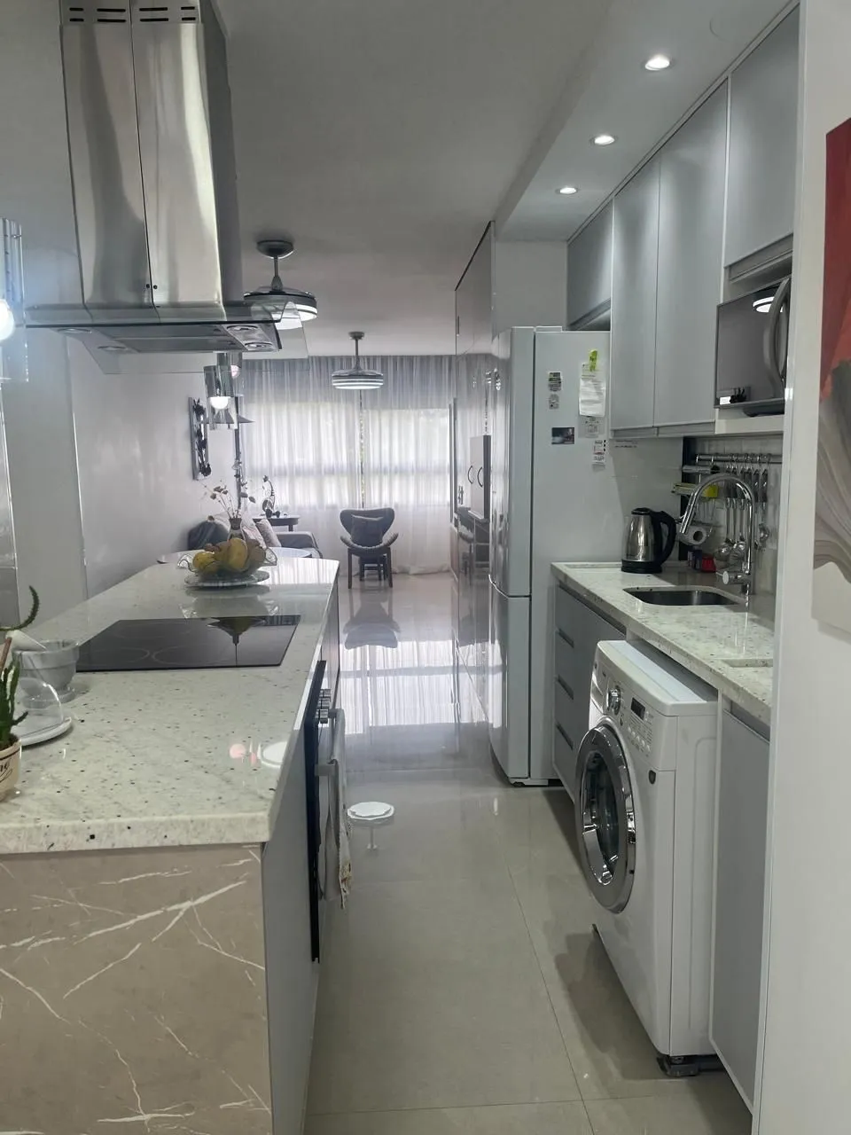 Imagem Apartamento no bairro Cristal de 2 dormitórios e vaga MOBILIADO