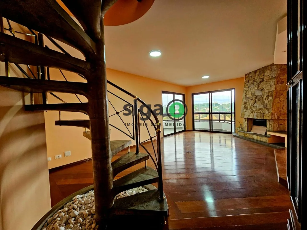 Imagem Duplex Exclusivo com 410 m², 5 Quartos, Piscina Privativa e 4 Vagas!