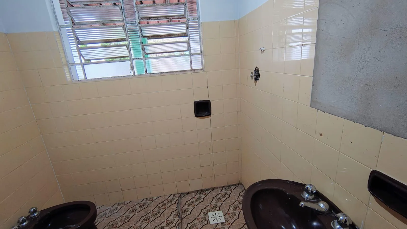 Imagem Chácara com 8925,30m² de Terreno, Casa de 204m², Barracão e Poço Caipira