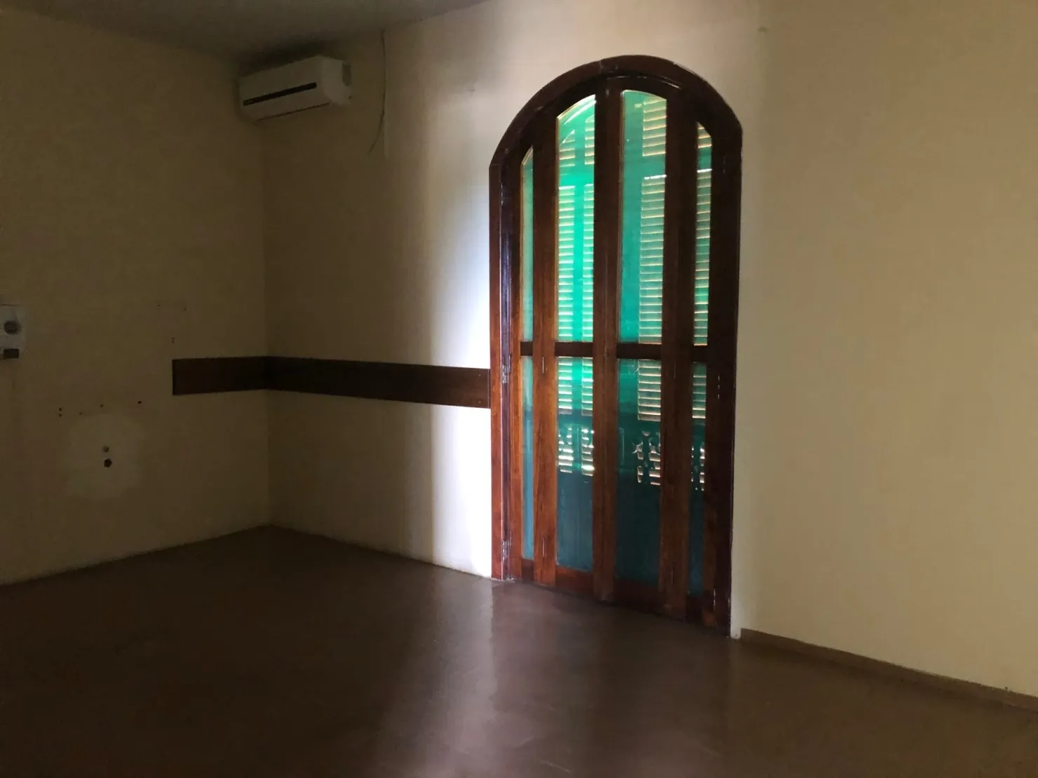 Imagem Comercial à venda 4 Quartos, 2 Suites, 8 Vagas, 786M², Jardim Boa Vista, Pindamonhangaba - SP