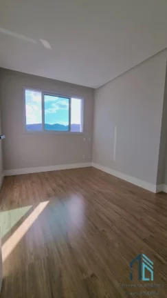 Imagem Apartamento a venda, 04 quartos sendo 02 suítes, 02 vagas em Balneário Camboriú SC