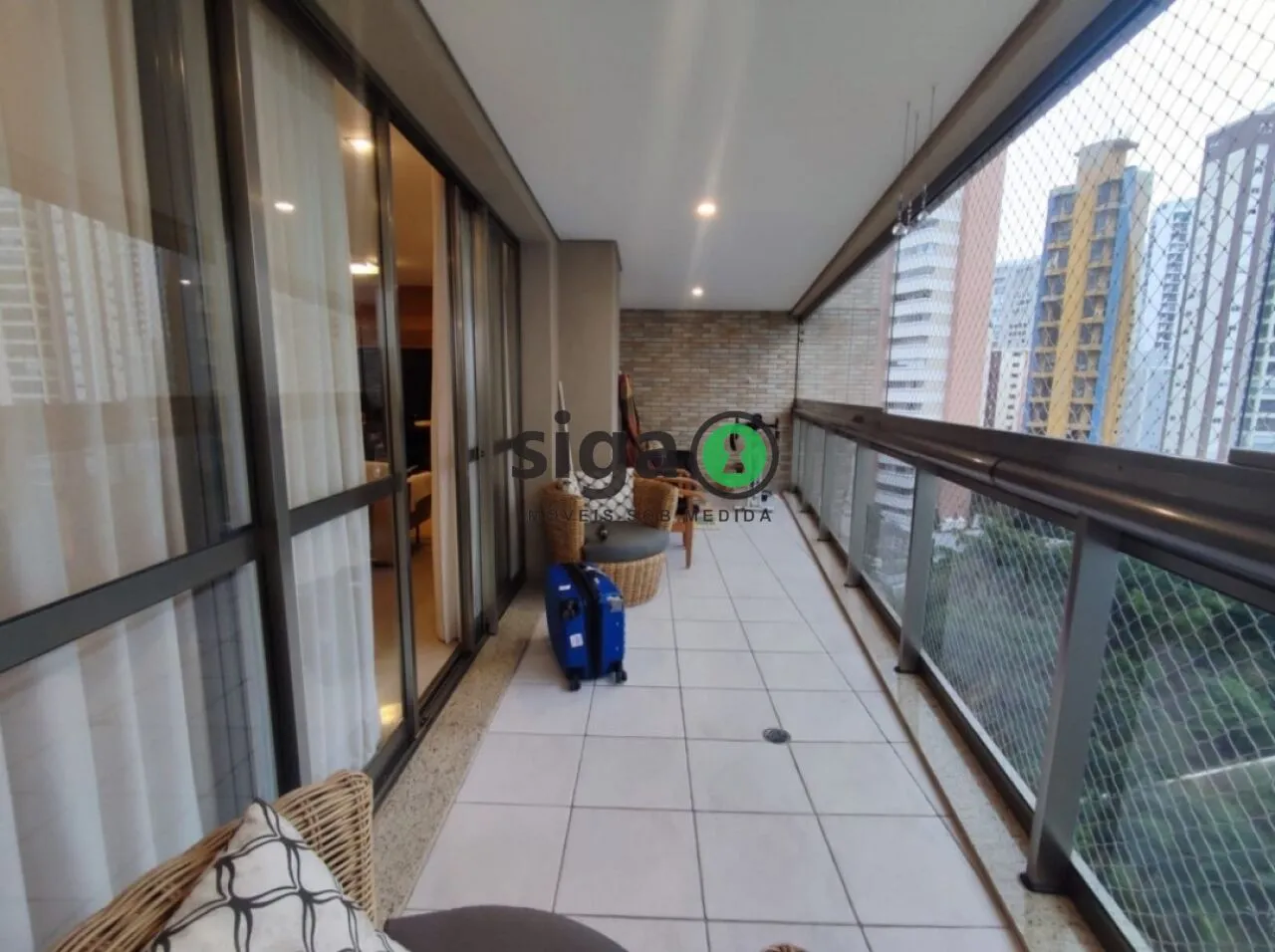 Imagem Apartamento à venda, 210m2 com 3 suítes e 4 vagas no Portal do Morumbi.