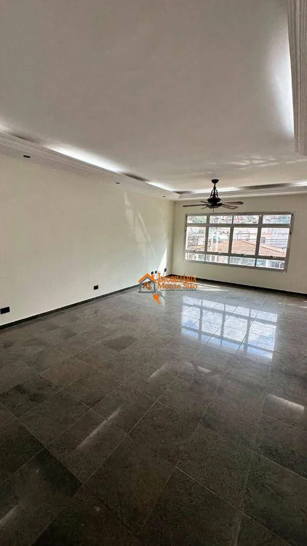 Imagem Casa Sobreposta com Piscina em Localização Privilegiada | 390 m² de Terreno