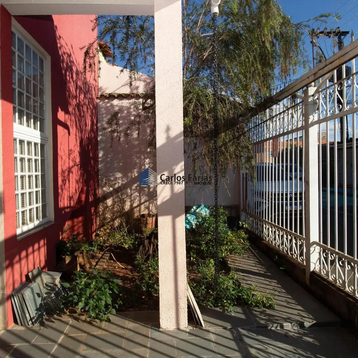 Imagem Casa para Venda em Brasília, Guará II, 5 dormitórios, 1 suíte, 3 banheiros, 2 vagas