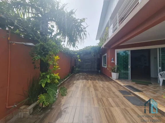 Imagem Sobrado mobiliado, 05 quartos sendo 03 suítes, Bom Retiro em Matinhos PR